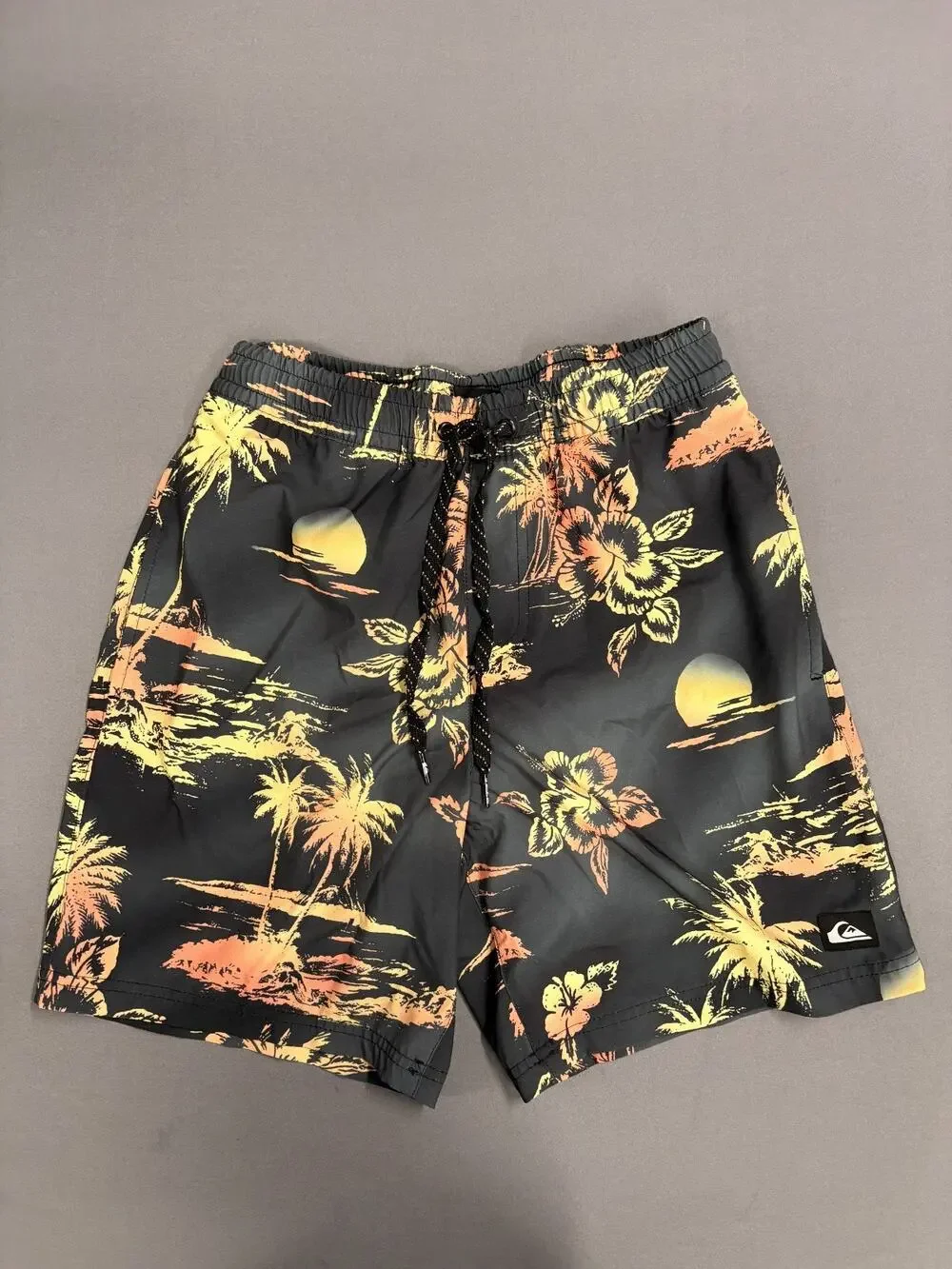 Quicksilver Men’s Swim Trunks SM Black Floral Board Shorts Lined Elastic Waist